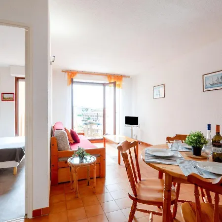 דירה Les Pins Ensoleilles-6 By Interhome